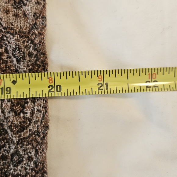 Elegant Paisley Fringe Shawl - Picture 3 of 6